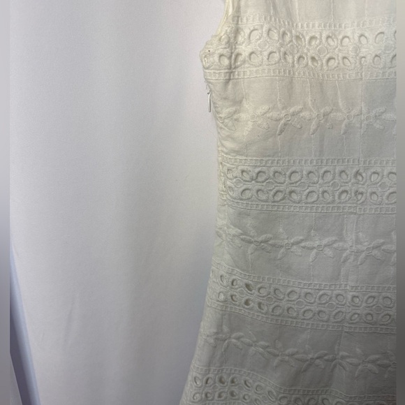 Woman’s Joompy Elegant White Lace Dress - Picture 3 of 4